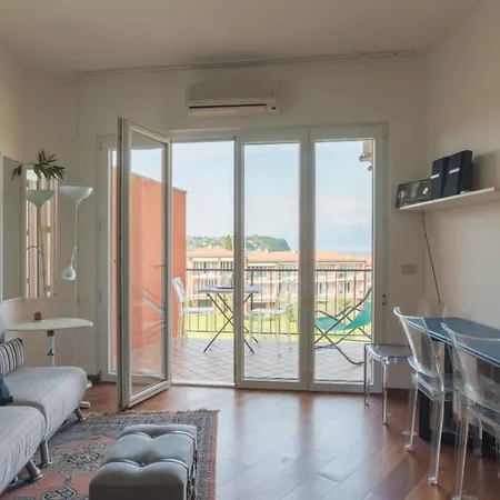 Garda Lake View House *